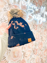 Load image into Gallery viewer, Bleached look beanie
